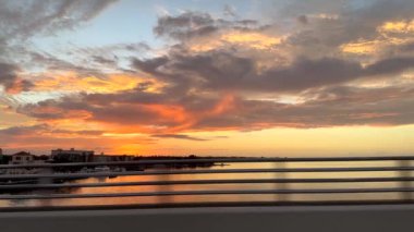 Florida, ABD 'deki araba penceresinden yolcu görüntüsü.