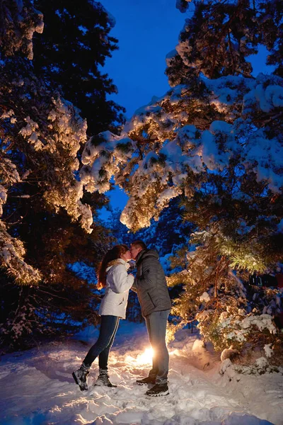 Couple Love Enjoys Each Other Walking Winter Woods Evening — Stock Photo, Image