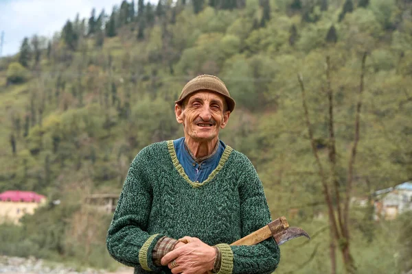 Portrait Smiling Old Man Mountains Georgia Man Gathering Firewood Tbilisi — Stock Photo, Image