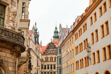 Tarihi Dresden şehrinde barok mimarisi.