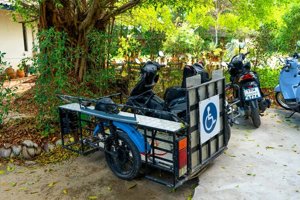 Scooter Con Remolque Para Silla Ruedas Adaptación Especial Bicicletas Asia — Foto de Stock