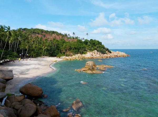 Resort Isola Tropicale Nell Oceano Palme Sulla Spiaggia Acqua Pulita — Foto Stock