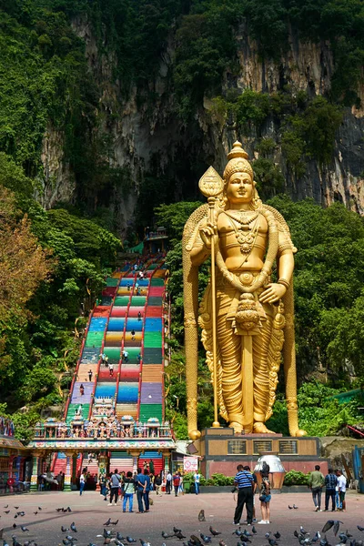 Huge Golden Statue Lord Murugan Entrance Multicolored Steps Batu Caves — Stock Photo, Image