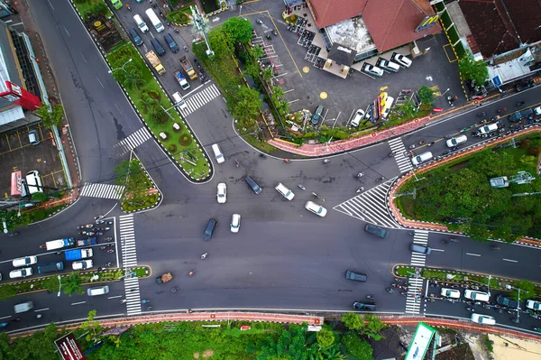 Ein Drohnenfoto Von Einer Belebten Kreuzung Der Gegend Von Jimbaran — Stockfoto