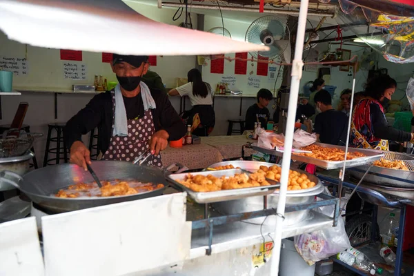 Bolas Batata Fritas Doces Mercado Asiático Comida Rua Koh Samui — Fotografia de Stock