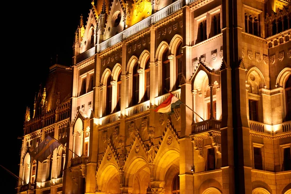 Foto Nocturna Del Edificio Del Parlamento Budapest Majestuosa Arquitectura Sajona — Foto de Stock