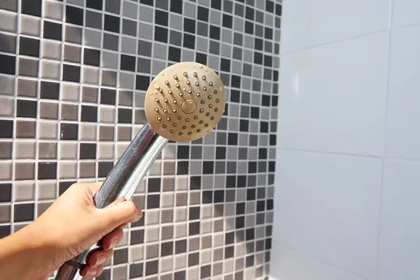Woman Holding Hand Corroded Limescale Calcified Old Shower Head Hanging — Stock Photo, Image