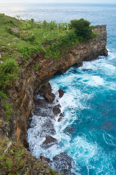 Filmreife Luftaufnahmen Der Wunderschönen Insel Nusa Penida Riesige Klippen Ufer Stockbild