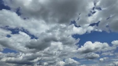 Doğa geçmişi. Mavi gökyüzünün hareket ettiği zaman dilimi