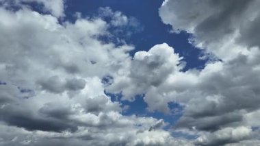 Gökyüzündeki bulutların zamanı