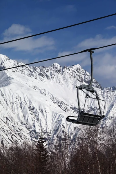 Skilift Skigebied Besneeuwde Bergen Zonnige Winterdag Kaukasus Bergen Hatsvali Regio — Stockfoto