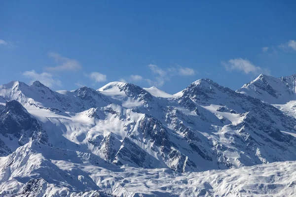 Вид Заснеженные Горы Красивый Солнечный Вечер Кавказские Горы Зимой Сванетский — стоковое фото