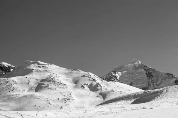 Snowy Berg Met Gletsjer Helling Voor Freeriden Met Sneeuw Cornice — Stockfoto