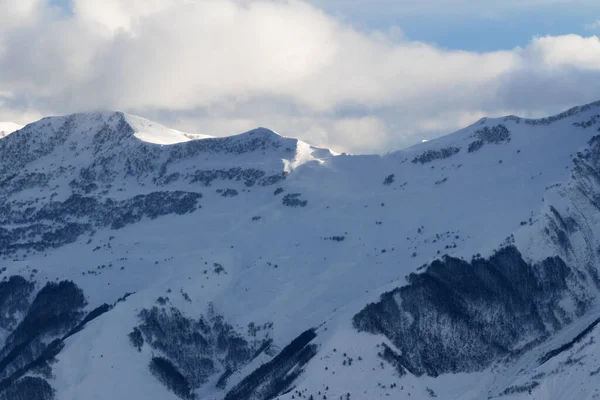 Sněžný Svah Pro Freeriding Slunečné Hory Mracích Zimním Večeru Kavkazské — Stock fotografie
