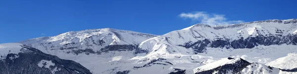 Panorama Zimních Zasněžených Hor Slunečného Dne Kavkazské Hory Ázerbájdžán Šahdagh — Stock fotografie
