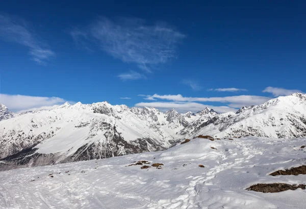 Гори Снігу Прекрасне Блакитне Небо Зимовий Час Гори Кавказ Регіон — стокове фото