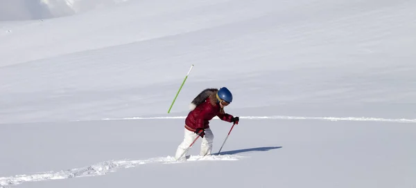 Little Skier Snowy Piste Slope New Fallen Snow Sun Winter — Stock Photo, Image