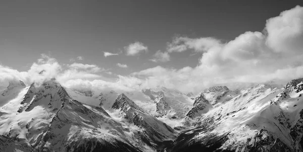 Panorama Blanco Negro Montañas Luz Solar Nube Montañas Del Cáucaso Fotos de stock libres de derechos