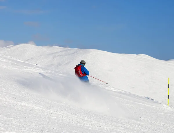 Skier Downhill Snowy Ski Slope Sunny Winter Day Caucasus Mountains — Stock Photo, Image