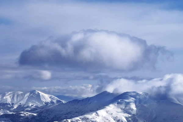 Snowy Sunlit Mountains Sky Clouds Winter Evening Caucasus Mountains Georgia — Stock Photo, Image