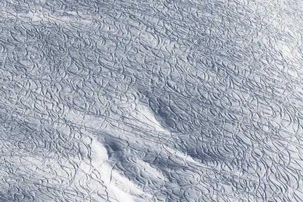 Snowy Piste Slope Freeride Traces Skis Snowboards Sun Winter Morning — Stock Photo, Image