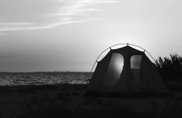 Sea Coast Camping Tent Shining Entrance Beach Summer Evening Black — Stock Photo, Image