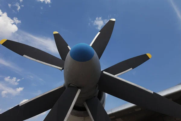 Propellerblatt Des Motors Ein Teil Des Flugzeugs Und Blauer Himmel — Stockfoto