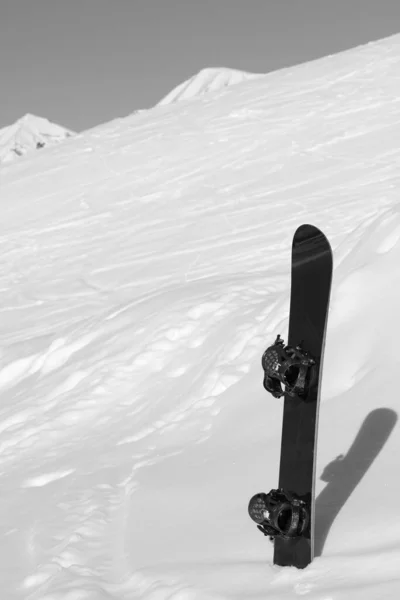 Snowboard Snowdrift Snowfall Mountains Background Sun Winter Day Black White — Stock Photo, Image