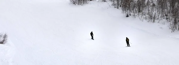 Vista Panorâmica Sobre Esquiador Snowboarder Pista Esqui Nevado Dia Inverno — Fotografia de Stock