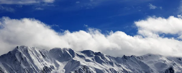 阳光明媚的冬季雪山全景 高加索山脉 格鲁吉亚 Svaneti地区 — 图库照片