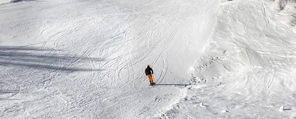 Panoramic View Skier Snowy Ski Slope Sun Winter Day — Stock Photo, Image