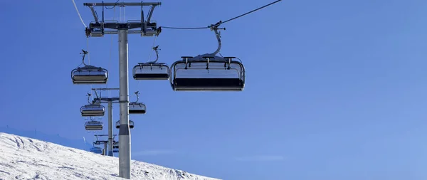 Panoramic View Ski Lift Snowy Piste Slope Blue Clear Sky — Stock Photo, Image