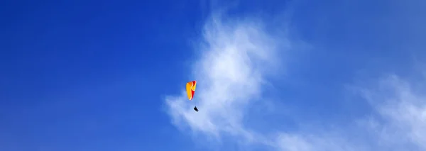 Fallschirmspringer Bei Blauem Himmel Sonnentag Rundumblick — Stockfoto