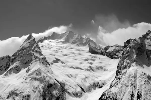 Schwarz Weißer Blick Von Der Skipiste Auf Verschneite Gletscher Und — Stockfoto