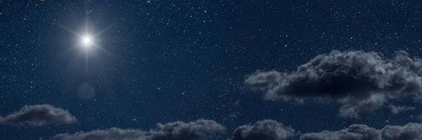 Céu Noturno Com Estrelas Lua Nuvens Para Natal — Fotografia de Stock