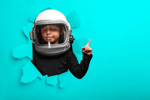 Petit Enfant Imagine Être Astronaute Dans Casque Astronaute — Photo