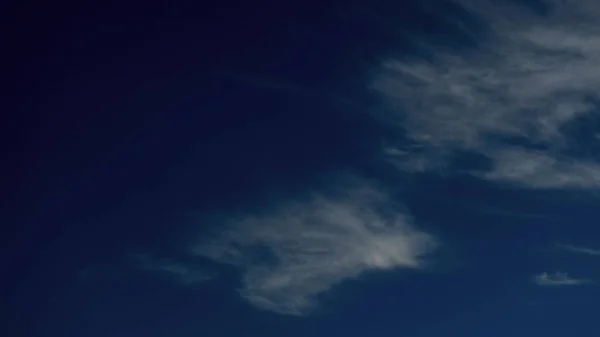 Naturbakgrund Vita Moln Över Blå Himmel — Stockfoto