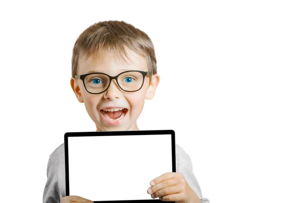 Gelukkig Kind Jongen Met Een Tablet Witte Achtergrond — Stockfoto
