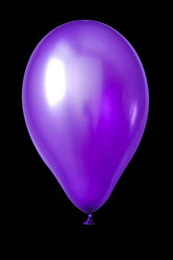 Siyah arka planda şişme balon.