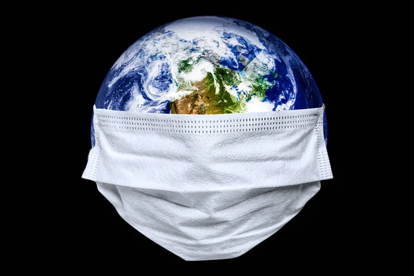 地球全体が隔離され 地球は白い背景にマスクを着用しています コロナウイルスと大気汚染P2 5の概念 — ストック写真