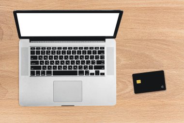 modern dizüstü bilgisayar masada izole edildi