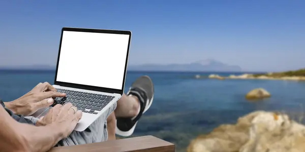 Ноутбук Вырезанным Экраном — стоковое фото