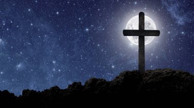 Paskalya gününde Haç 'ın arka planında bulutlar yüzer..