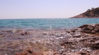 Deniz sahilinde gün batımı