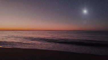 Geceleyin yağan karla birlikte kış yılbaşı arkaplanı