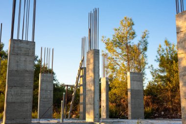 Kıbrıs Rum Kesimi kırsal kesiminde inşaat sahası.