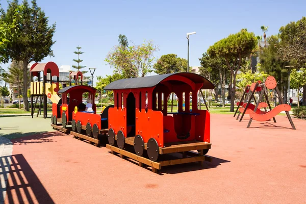 Aire Jeux Pour Enfants Dans Parc Public — Photo