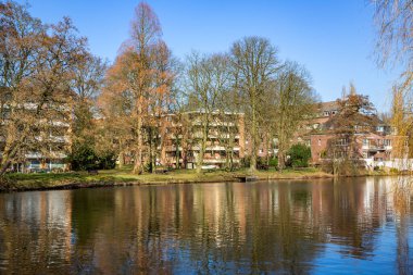 Hamburg, Almanya 'da nehir ve evleri olan bir mahalle.