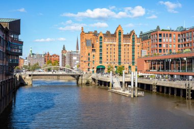 Hamburg, Almanya - 6 Ekim 2024 - Almanya 'nın Hamburg kentindeki HafenCity Mahallesi' ndeki Denizcilik Müzesi. 