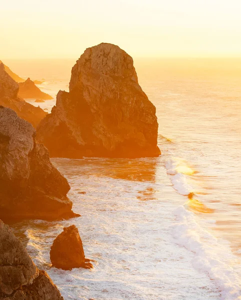 日落时的卡波达罗卡风景 大西洋和岩石的风景 波图加尔 — 图库照片
